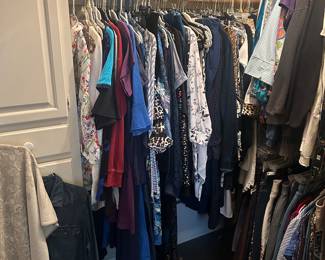 Size 7 1/2 womens shoes new in box and tons more!