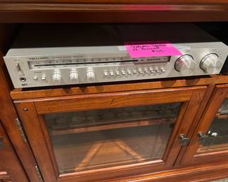 Realistic vintage receiver