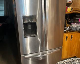 Whirlpool stainless steel Refrigerator, like new!