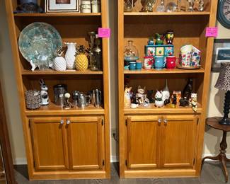 2 matching bookcases