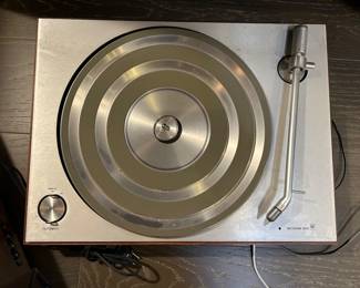Vintage Bang and Olufsen Beogram 3000 Turntable with lid, works!