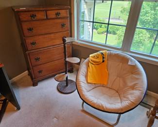 $30 Dresser.  SOLD- plant stand