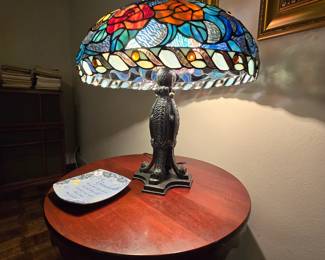 Tiffiny-Style Table Lamp