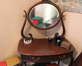 dressing table with mirror