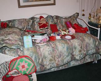 trundle day bed (pair of twins)