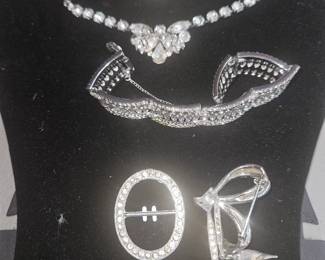 Main entry jewelry table