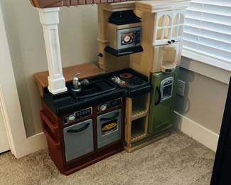 Little Tikes Kitchen only used inside 
