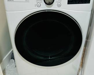 Like new LG Smart Electric Dryer