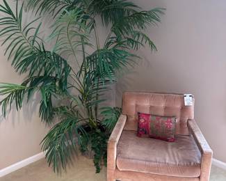 Hudson Renaissance Collection Chair, Faux Plant