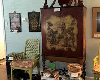 Vintage Chinoiserie style cabinet (circa 1920)