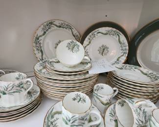 Stunning Royal Worchester "Collingswood" China Collection