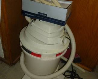 shop vac w/attachments