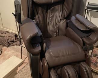 Power chair that massages arms and legs and also vibrates