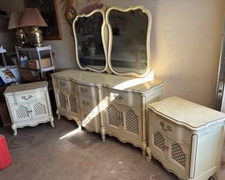 Antique bedroom suit
