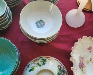 Vintage set of Chinese bowls