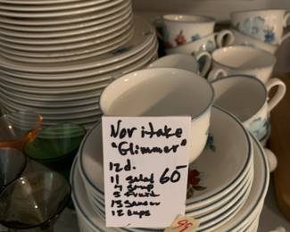 #99	Noritake 'Glimmer' set	 $30.00 
