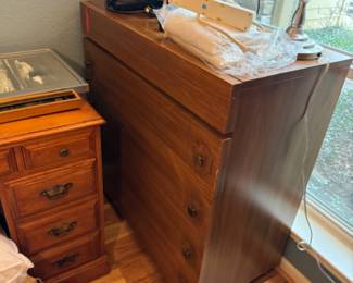 Vintage 5 drawer Dresser