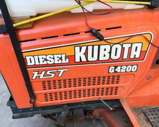 Kubota HST G4200 diesel lawn tractor, (613 hrs) detail...