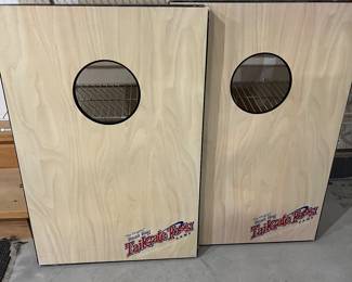 Cornhole set