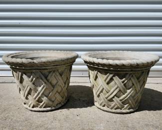 Pair of planters with woven design