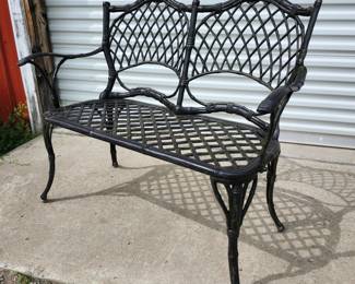 Very nice metal garden bench