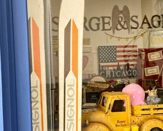 Vintage Rossignol skiis