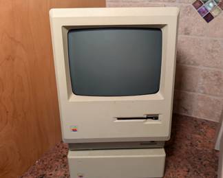 Vintage 512K Macintosh Computer