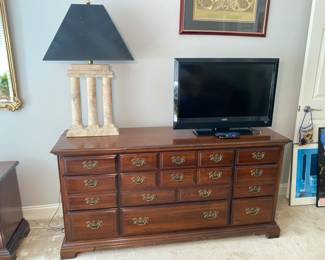 American Drew Dresser