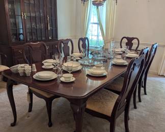 Davis Cabinet Company Dining Room Table