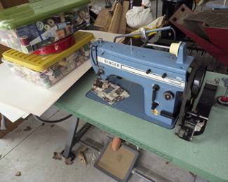 Industrial Singer Sewing Machine Model 20u