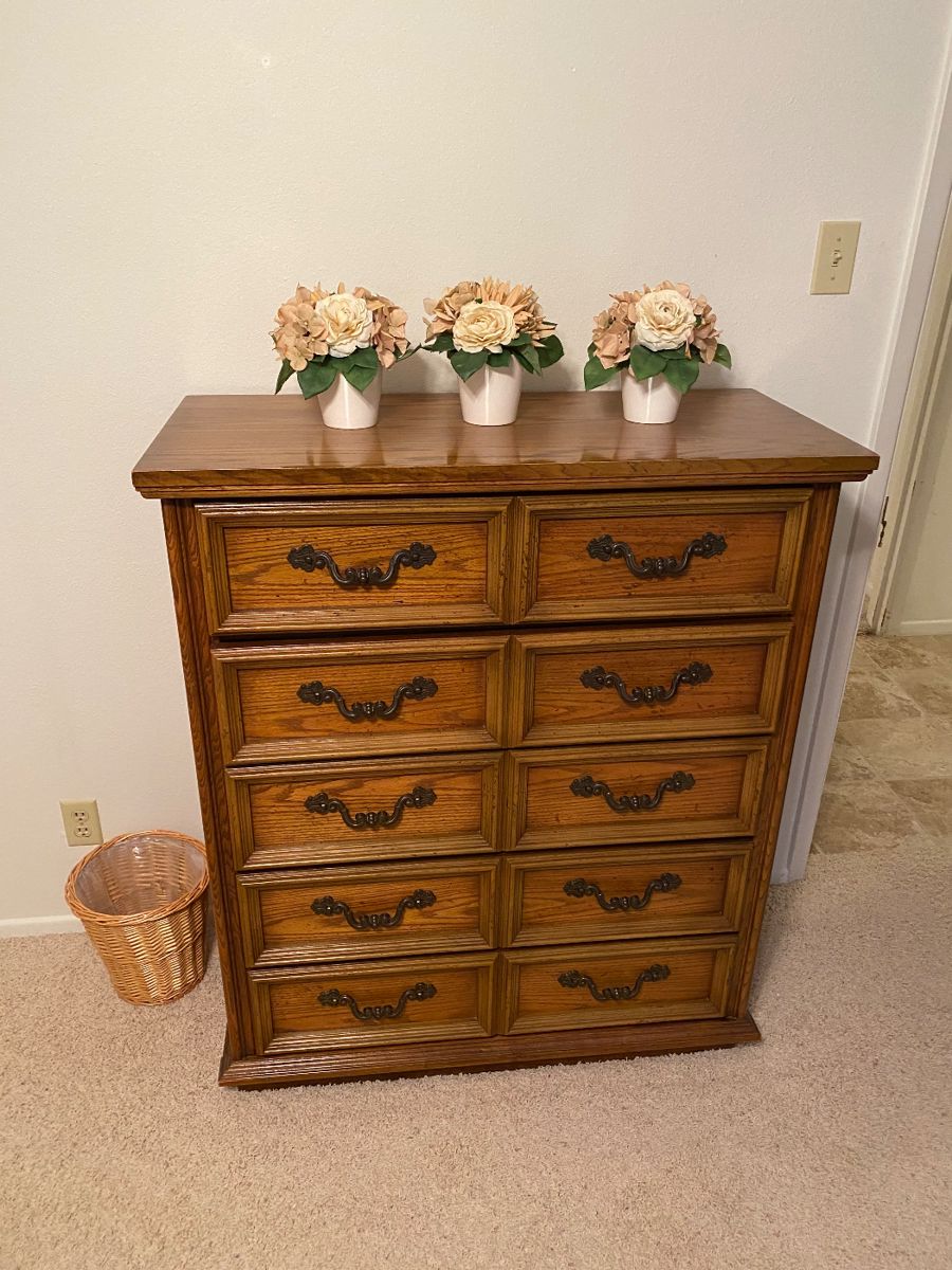 ESTATE SALE OF DORTHIEA PEARCE in Paris, TX starts on 6/27/2024