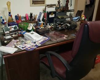 Large Wooden Desk
Desk Items