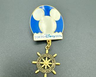 Disney Studios Burbank Pirates of the Caribbean Mickey Mouse Picnic Cast LE Pin
