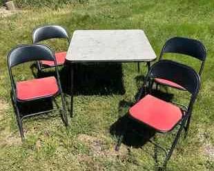 Foldable Table with 4 Foldable Chairs 