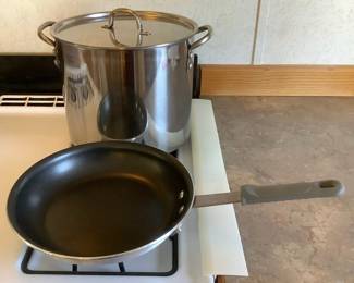 10 Stock Pot  Large Fry Pan