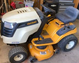  06 LTX 1040 Cub Cadet Riding Lawn Mower
