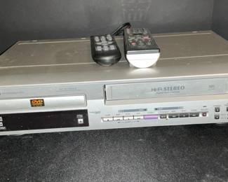 Hitachi DVD VHS Player