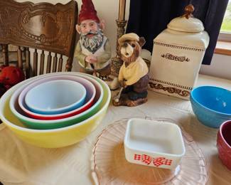 Pyrex Nesting bowl Set