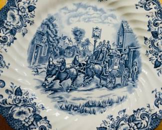 Vtg. Johnson Bros ‘Coaching’ Dinner Plates in Excellent Condition. 