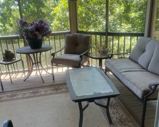 Nice view of the area rug