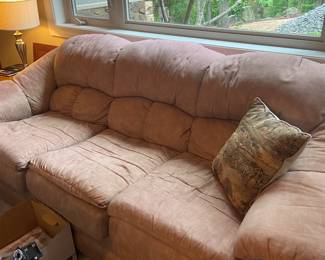 Sleeper/Sofa
$225
