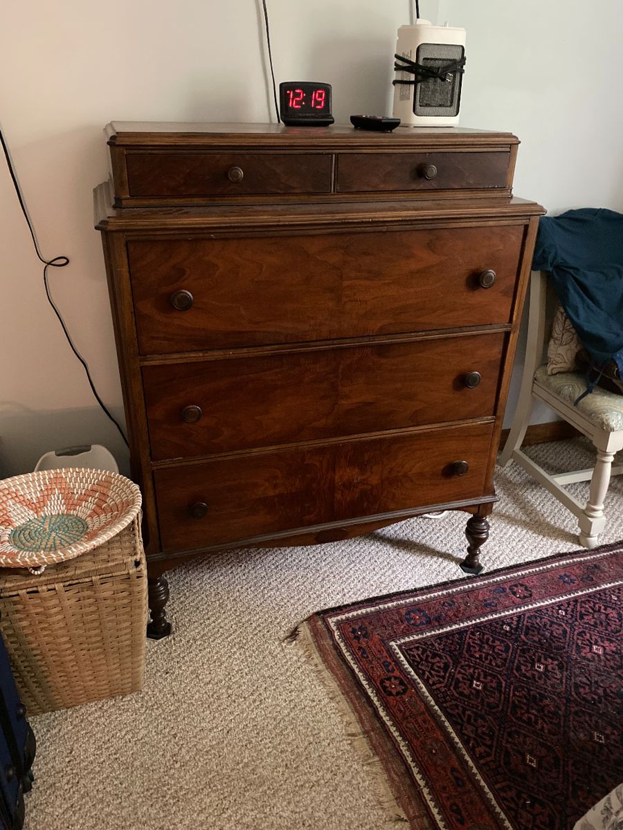 Estate Sale Fredonia, NYContents of Apartment,... starts on 6/19/2024