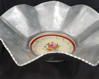 Lot # : 400 - Payden city pottery plate with pewter rim
