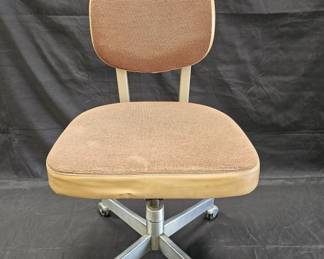 Lot # : 641 - Vintage 1950's office chair with steel base on casters, adjustable height for seat, good condition, made by : All Steel Equipment Inc