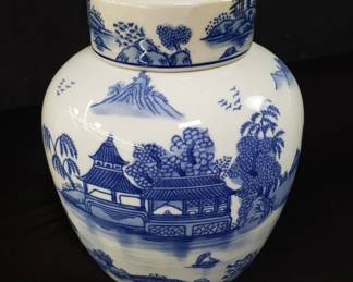 Lot # : 539 - Vintage Asian ginger jar porcelain
