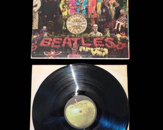 Lot # : 292a - The Beatles Sgt. Pepper's Lonely Hearts Club Band

