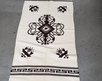 Lot # : 80 - Native American style poncho
