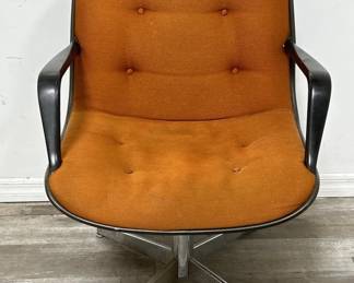 Lot # : 499a - Mid century Steelcase orange swivel chair