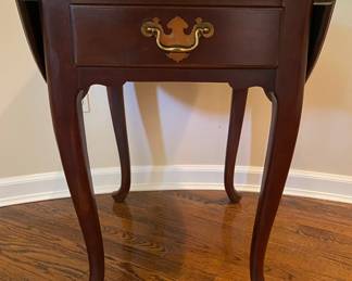 Drexel Heritage Queen Anne Style Pembroke Table
