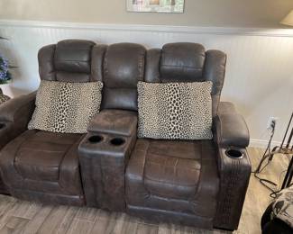 This item (recliner only) is available for PRESALE.  Please text photo to 760-668-0554 to purchase.  We accept Zelle